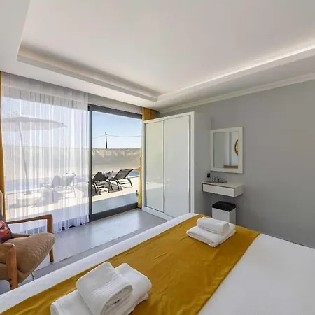 Doga Icerisinde Lueks Rose Vila Kaş