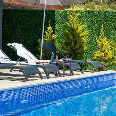 Vila Doga Icerisinde Lueks Rose Kaş